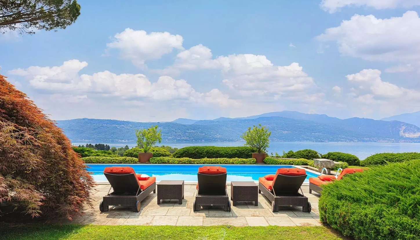 Lusso ed esclusività sul Lago Maggiore – Villa con Parco, Piscina e ...